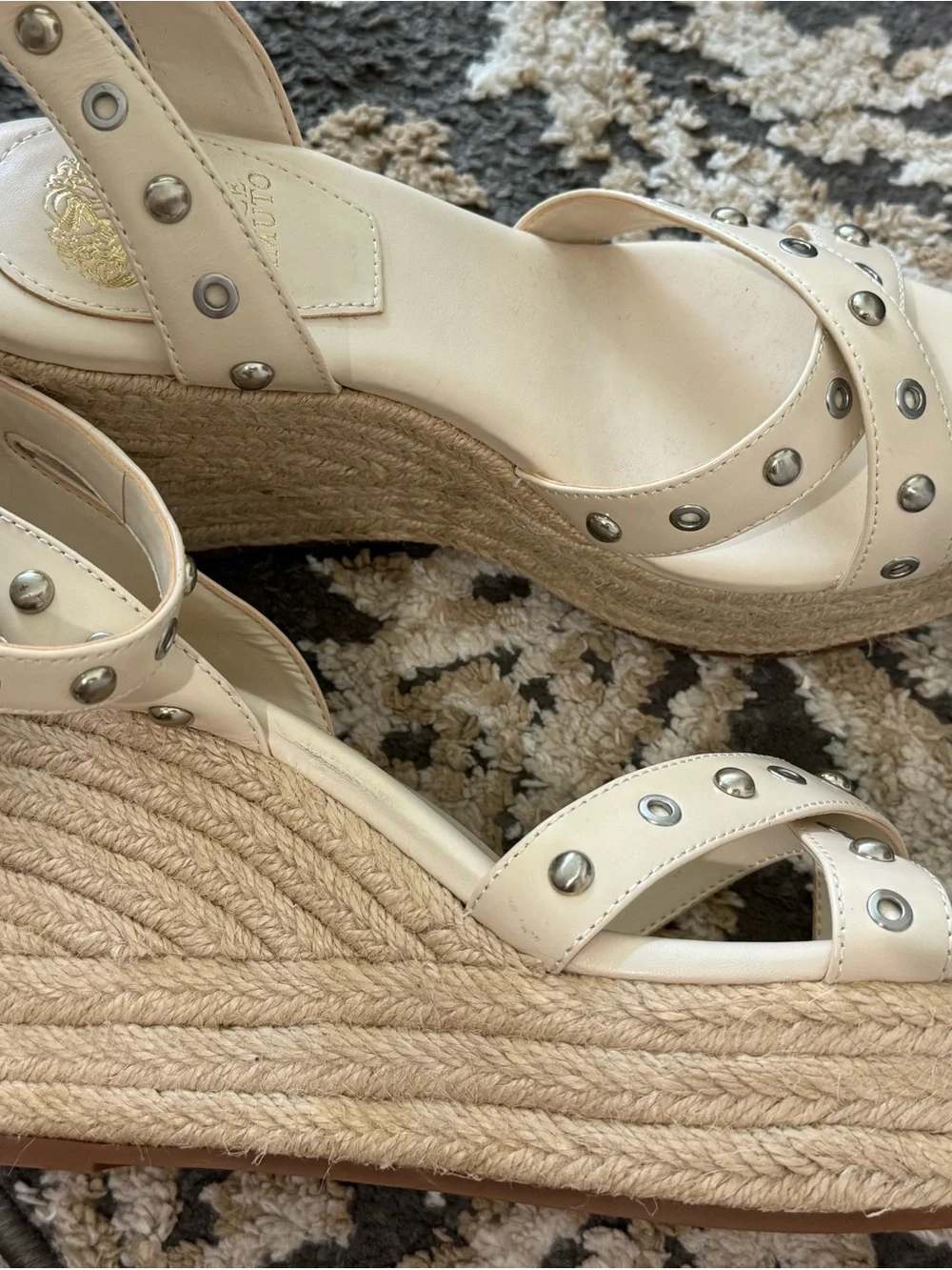 Vince Camuto stylish cream